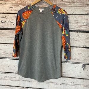 LuLaRoe Randy Shirt Baseball Tee Colorful Raglan Sleeves Gray Bodice‎ Size Small